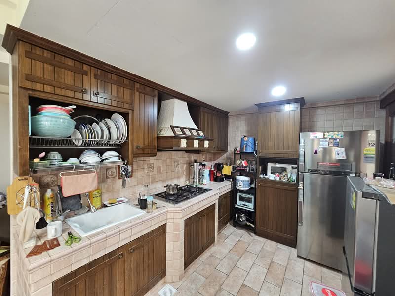 Azalea Park Condo, 10 Flora Road, 4 Bedrooms, 1,507 sqft, Condominium For Rent, by William Chen, 25514982 - PropertyGuru.com.sg