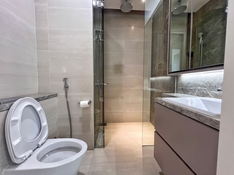 Highline Residences, 11 Kim Tian Road, 3 Bedrooms, 904 sqft, Condominium For Rent, by Jason Lee ZY, 25515223 - Master Ensuite Bathroom - PropertyGuru.com.sg