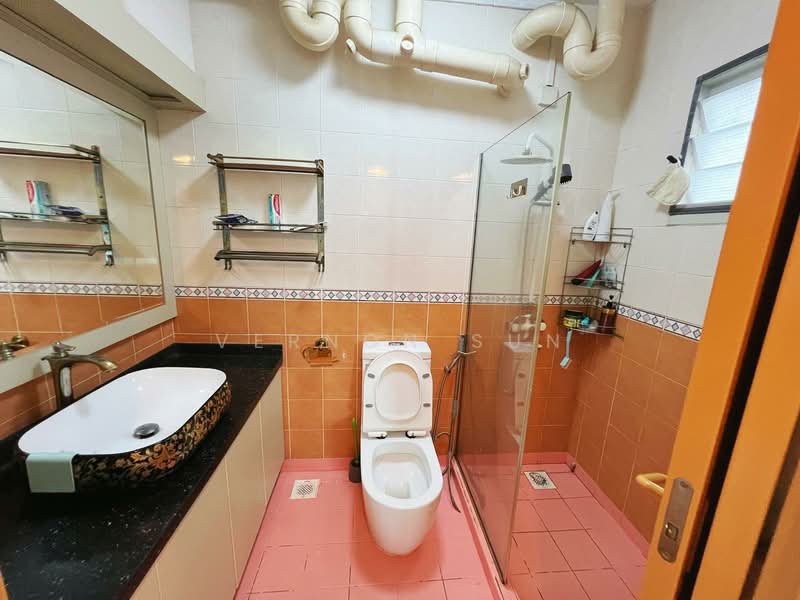 176D Edgefield Plains, 176D Edgefield Plains, 3 Bedrooms, 1,184 sqft, HDB Flat For Rent, by Vernon Sun, 25515259 - Master bathroom 2  - PropertyGuru.com.sg