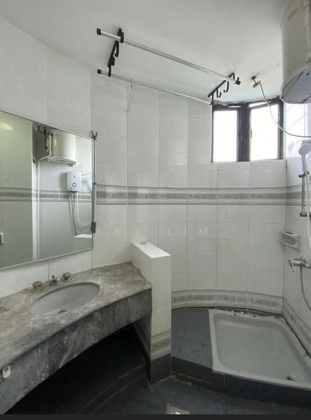 Siglap Centre, 55 Siglap Road, East Coast / Marine Parade, 2 Bedrooms, 1,230 sqft, Apartment For Rent, by Ray Lim, 25515415 - PropertyGuru.com.sg