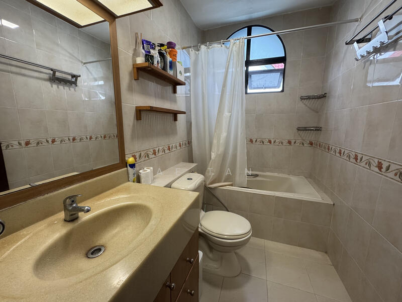 The Watercrest Apartment For Sale at S$ 1,080,000 | PropertyGuru Singapore - Bathroom