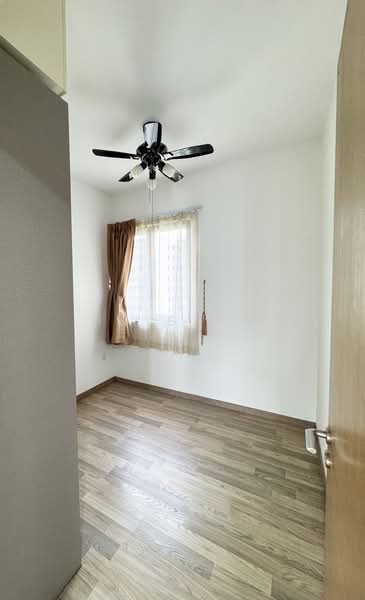 Lakeville, 3 Jurong Lake Link, 4 Bedrooms, 1,475 sqft, Condominium For Rent, by Iris Ng, 25515798 - PropertyGuru.com.sg
