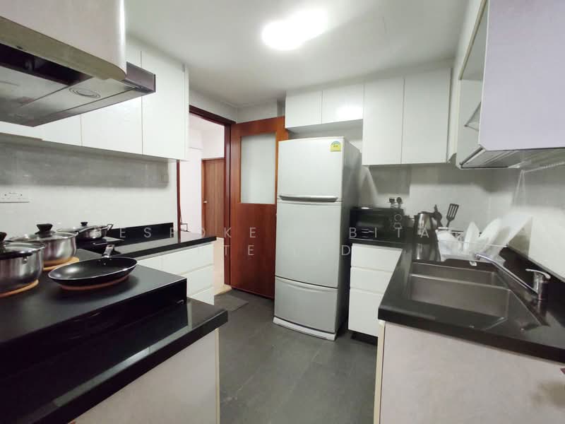 East Meadows, 34 Tanah Merah Kechil Road, Room Rental, 100 sqft, Condominium For Rent, by Bespoke Habitat Pte Ltd, 25516460 - 10-31 Kitchen - PropertyGuru.com.sg