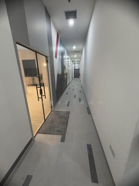 Freehold B1 office, New Industrial Road, Macpherson / Potong Pasir, 1,625 sqft, Light Industrial (B1) For Sale, by Chris Goh, 25516549 - Corridor - CommercialGuru.com.sg