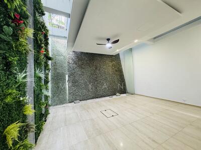 For Sale - Freehold terrae, 5 levels with Lift, Within Heart of Orchard,