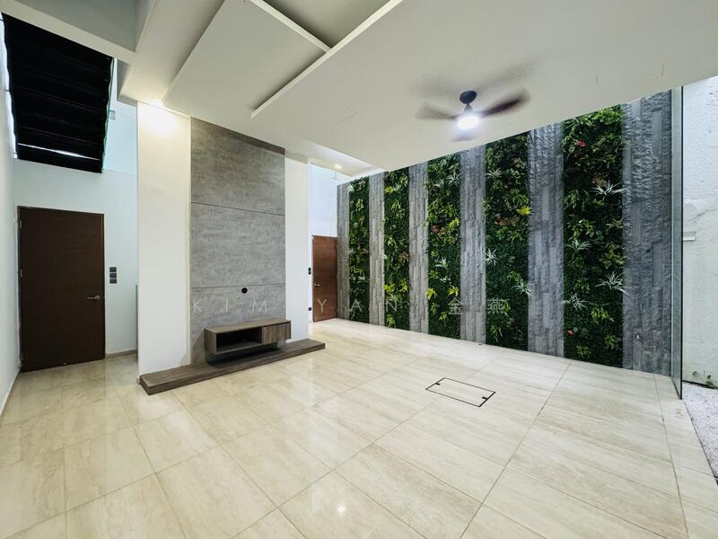 For Sale - Freehold terrae, 5 levels with Lift, Within Heart of Orchard,