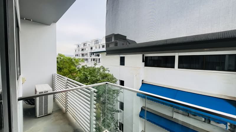 Laverne's Loft Condominium For Sale at S$ 728,000 | PropertyGuru Singapore - Balcony