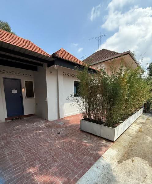 STUDIOS near Newton mrt station, Bukit Timah Road, Newton / Novena, 1 Bedroom, 200 sqft, Detached House For Rent, by Jocelyn Chia, 25517112 - PropertyGuru.com.sg