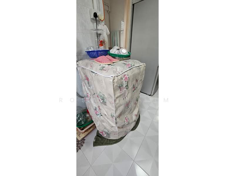 340 Clementi Avenue 5, 340 Clementi Avenue 5, Room Rental, 100 sqft, HDB Flat For Rent, by Rosanne Lim, 25517604 - Kitchen - PropertyGuru.com.sg
