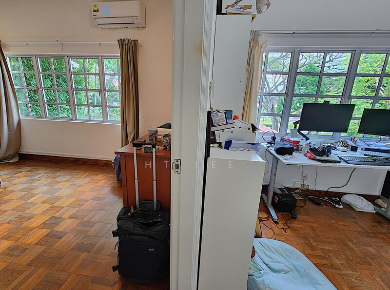 For Sale - Freehold Sunset Way Detached Corner Face Park