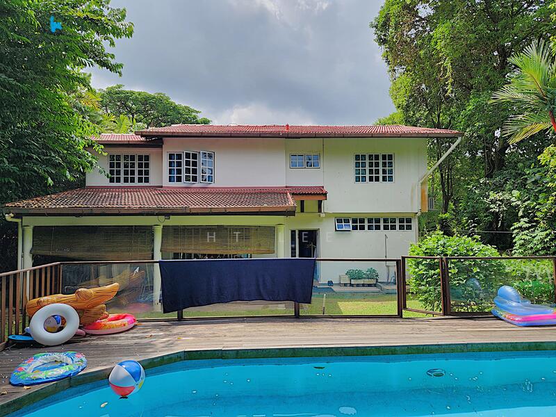 For Sale - Freehold Sunset Way Detached Corner Face Park