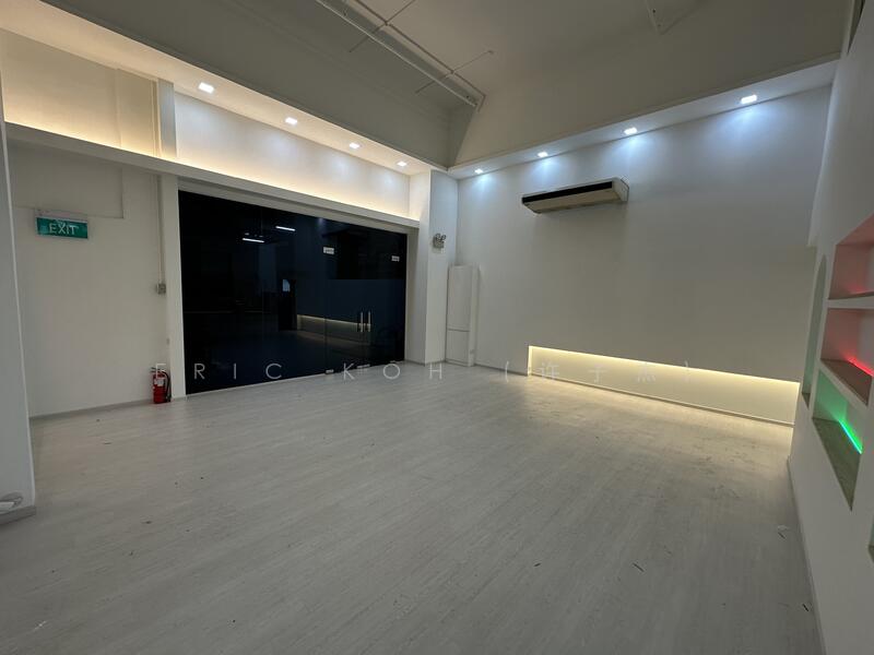 Northpoint Bizhub, 2 Yishun Industrial Street 1, 2,562 sqft, Light Industrial (B1) For Sale, by Eric Koh (许子杰), 25518088 - Interior - CommercialGuru.com.sg