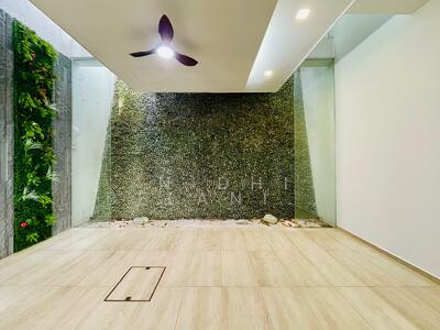 For Sale - Renovated 3.5 Storey Terrace in Jalan Elok w/ Lift & 2 car park, 5 mins walk to Orchard