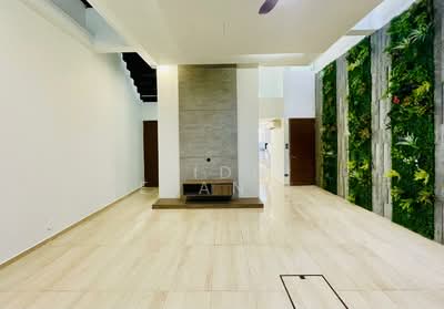 For Sale - Renovated 3.5 Storey Terrace in Jalan Elok w/ Lift & 2 car park, 5 mins walk to Orchard