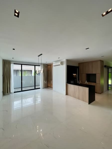 Meyer Road Beautifully Renovated Semi - Detached home for rent, Meyer Road, 5 Bedrooms, 4,000 sqft, Semi-Detached House For Rent, by Wayne Chua, 25519476 - PropertyGuru.com.sg