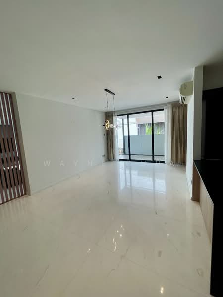 For Rent - Meyer Road Beautifully Renovated Semi - Detached home for rent