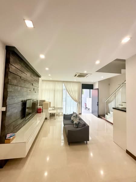 Jalan Kayu, , 5 Bedrooms, 3,000 sqft, Terraced House For Sale, by Ashley Chai 蔡忝玲, 25520442 - PropertyGuru.com.sg