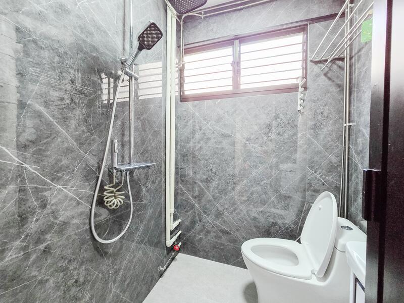 For Rent - 215 Tampines Street 23
