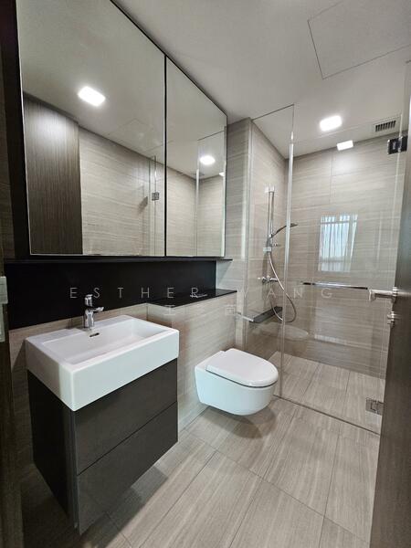 Principal Garden, 95 Prince Charles Crescent, 2 Bedrooms, 797 sqft, Condominium For Rent, by Esther Wang 王芝茵, 25520597 - Bathroom - PropertyGuru.com.sg