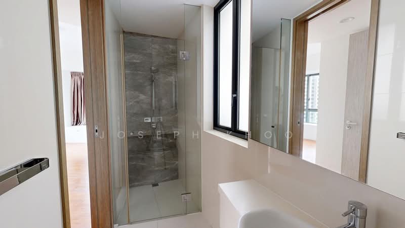 d'Leedon (Former Farrer Court), 11 Leedon Heights, 3 Bedrooms, 1,292 sqft, Condominium For Rent, by Joseph Khoo, 25521295 - Master Bathroom - PropertyGuru.com.sg