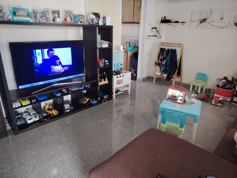 218 Petir Road, 218 Petir Road, Room Rental, 150 sqft, HDB Flat For Rent, by Desmond Tan, 25521408 - Living Room - PropertyGuru.com.sg
