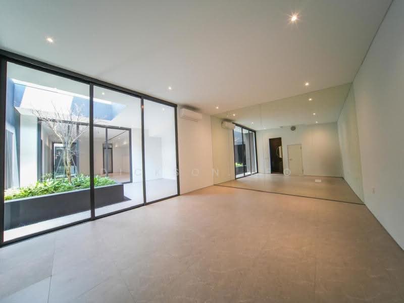 BRAND NEW. Move In.Holland Grove. Mount Sinai. Kebaya. Moonbeam. DICKSON☎️9488.40.80, Holland Grove/Mount Sinai/Kebaya/Moonbeam/, 8 Bedrooms, 10,300 sqft, Detached House For Sale, by Dickson Neo, 25521504 - PropertyGuru.com.sg