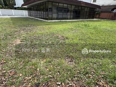 For Sale - Freehold bungalow with huge& Regular land, walk to Orchard MRT,can do renovation, A&A or Rebuild