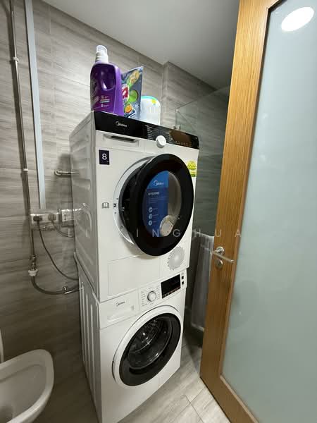 Trilive, 115 Tampines Road, Room Rental, 250 sqft, Condominium For Rent, by Li Xinghua, 25522666 - Bathroom - PropertyGuru.com.sg