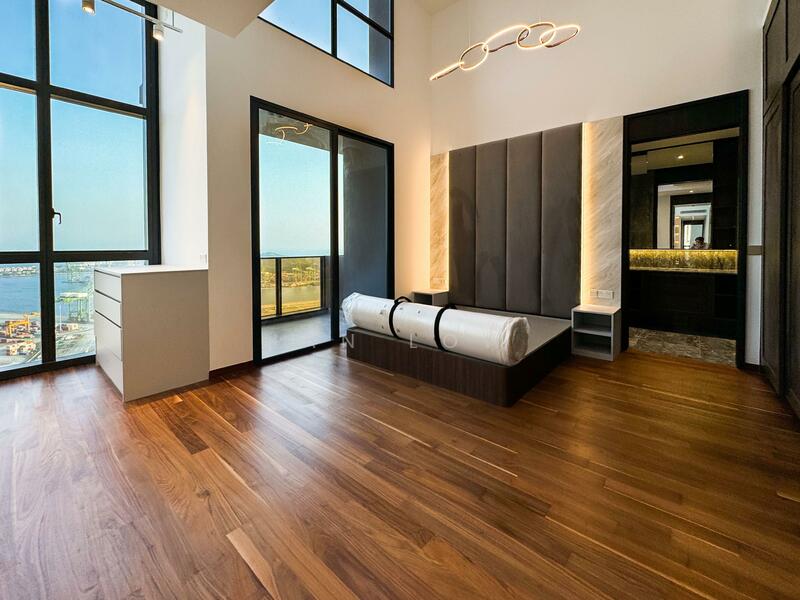 Stunning Penthouse With High Ceiling And Private Room image