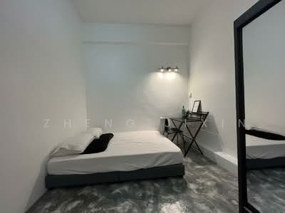 For Rent - Flanders Square