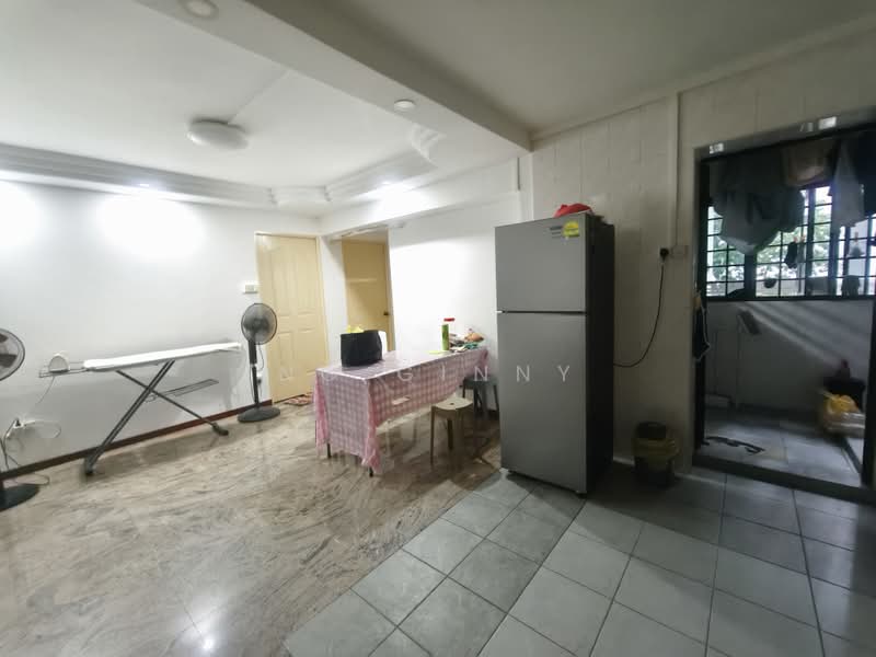 130 Rivervale Street, 130 Rivervale Street, Room Rental, 150 sqft, HDB Flat For Rent, by Ng Ginny, 25523890 - Living room cum kitchen - PropertyGuru.com.sg