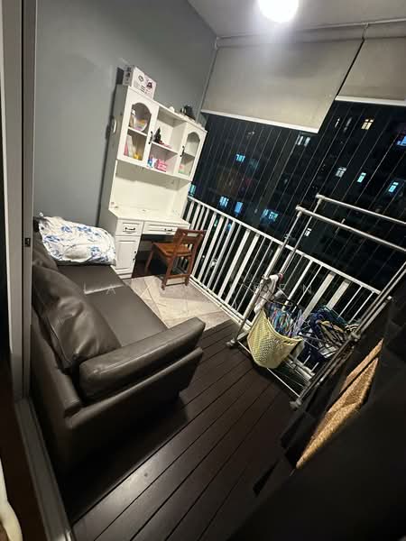 Forestville, 48 Woodlands Drive 16, Room Rental, 300 sqft, Executive Condominium For Rent, by Laura Shen (倩倩), 25523930 - Balcony - PropertyGuru.com.sg