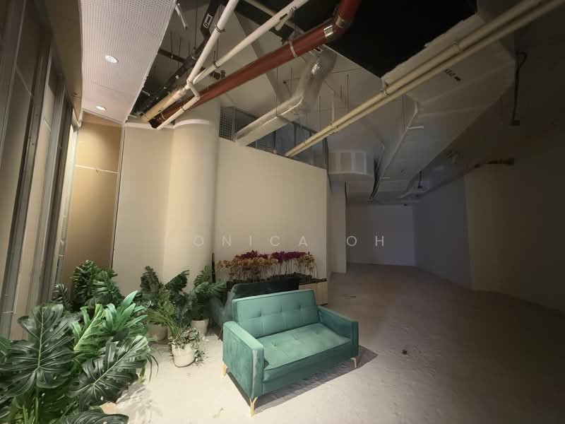 Capitol Piazza, 11 Stamford Road, 646 sqft, Mall Shop For Rent, by Monica Oh, 25525873 - CommercialGuru.com.sg