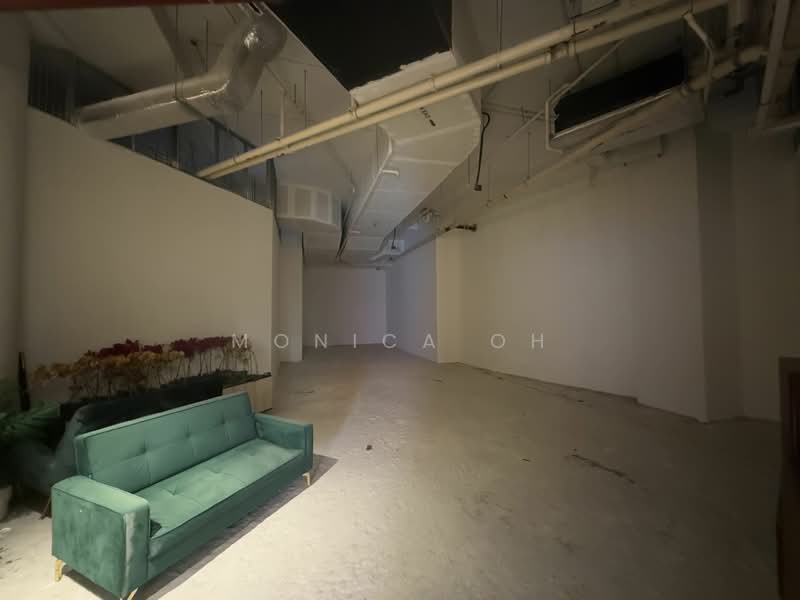 Capitol Piazza, 11 Stamford Road, 646 sqft, Mall Shop For Rent, by Monica Oh, 25525873 - CommercialGuru.com.sg