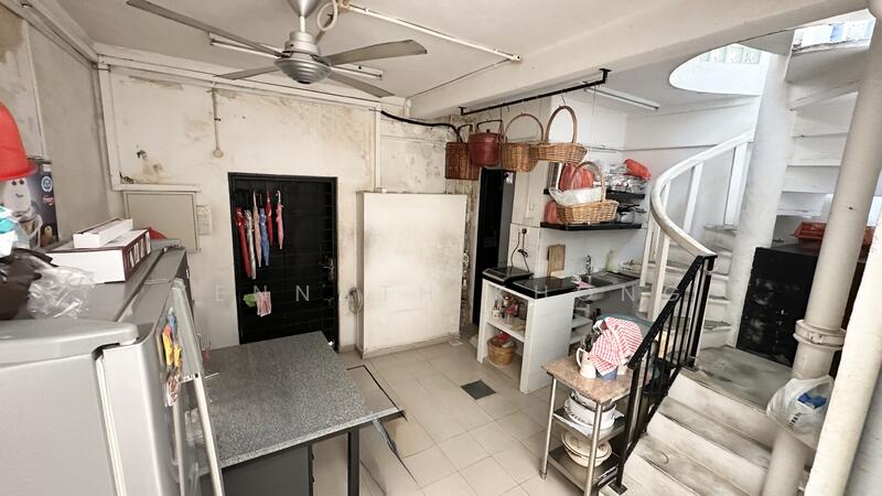 Shophouse at geylang lorong 40, , 1,300 sqft, Shop / Shophouse For Rent, by Kennath Khong, 25525925 - CommercialGuru.com.sg