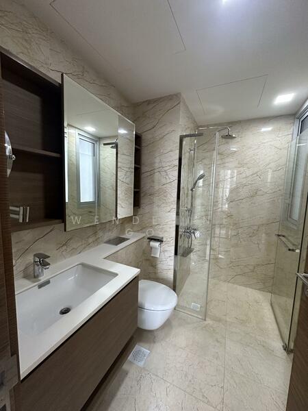 Queens Peak, 3 Dundee Road, 2 Bedrooms, 775 sqft, Condominium For Rent, by Wendeline Goh, 25526566 - Bathroom - PropertyGuru.com.sg