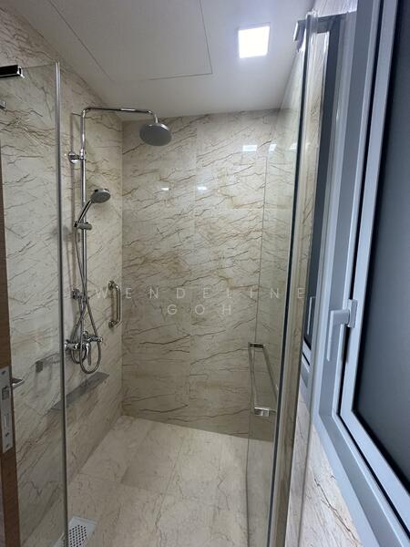 Queens Peak, 3 Dundee Road, 2 Bedrooms, 775 sqft, Condominium For Rent, by Wendeline Goh, 25526566 - Bathroom - PropertyGuru.com.sg