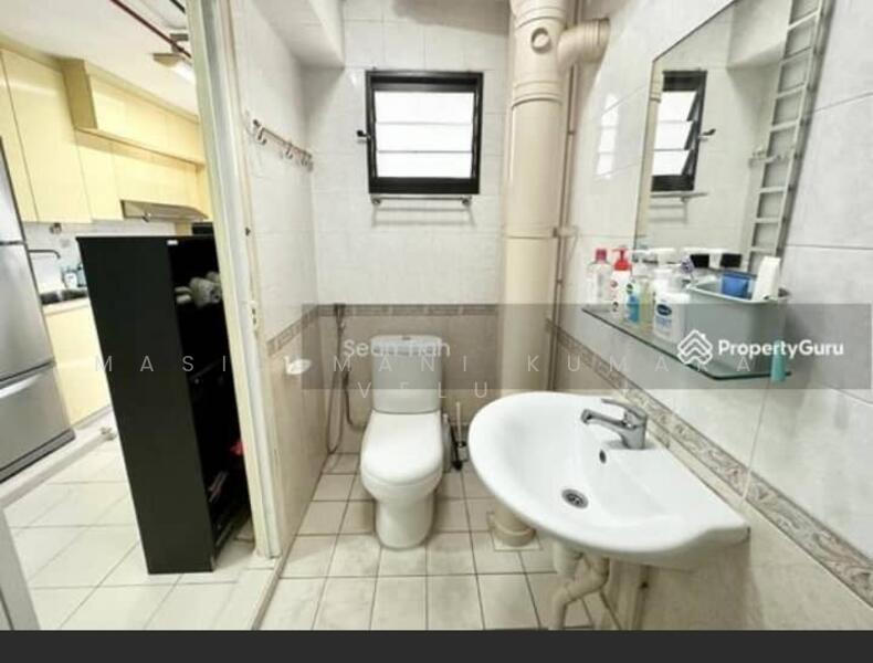 674A Jurong West Street 65, 674A Jurong West Street 65, 2 Bedrooms, 1,000 sqft, HDB Flat For Rent, by Masilamani Kumara Velu, 25526766 - Bathroom - PropertyGuru.com.sg