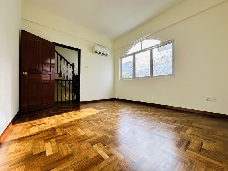 Renovated 3-storey Terrace in Kovan Mins to MRT, Phillips Avenue, Glasgow Road, Richard Place, 4 Bedrooms, 2,500 sqft, Terraced House For Rent, by Vicole Lim, 25526858 - PropertyGuru.com.sg