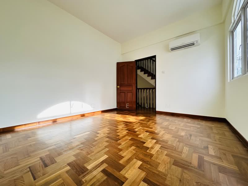 Renovated 3-storey Terrace in Kovan Mins to MRT, Phillips Avenue, Glasgow Road, Richard Place, 4 Bedrooms, 2,500 sqft, Terraced House For Rent, by Vicole Lim, 25526858 - PropertyGuru.com.sg