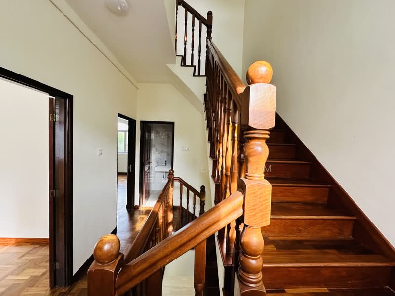 Renovated 3-storey Terrace in Kovan Mins to MRT, Phillips Avenue, Glasgow Road, Richard Place, 4 Bedrooms, 2,500 sqft, Terraced House For Rent, by Vicole Lim, 25526858 - PropertyGuru.com.sg