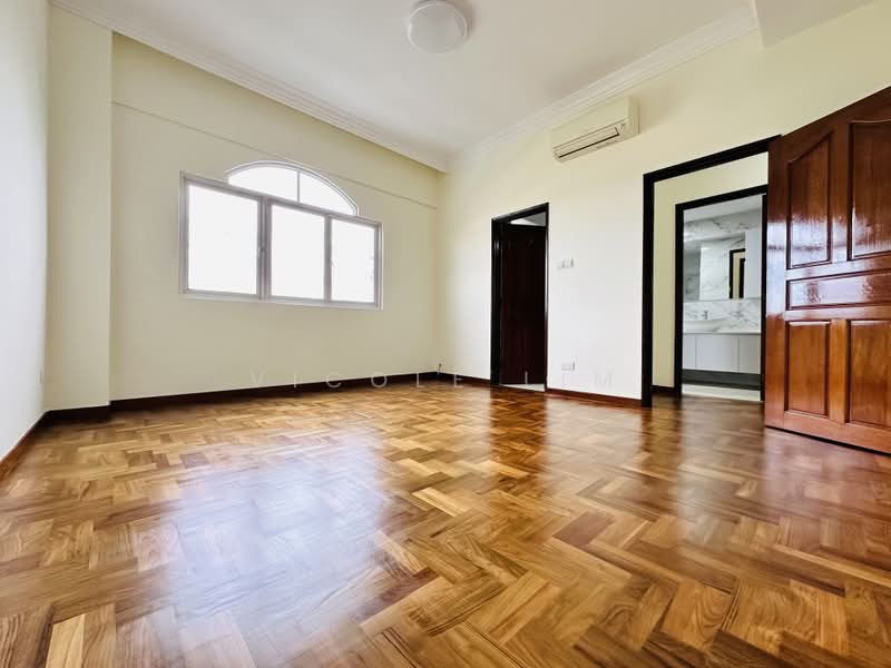 Renovated 3-storey Terrace in Kovan Mins to MRT, Phillips Avenue, Glasgow Road, Richard Place, 4 Bedrooms, 2,500 sqft, Terraced House For Rent, by Vicole Lim, 25526858 - PropertyGuru.com.sg