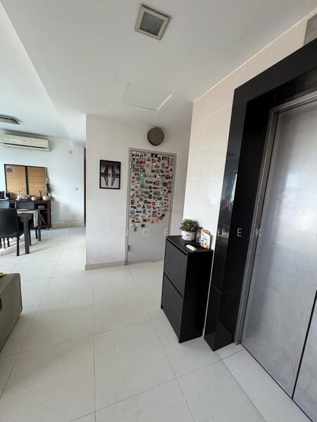 For Rent - Esta Ruby