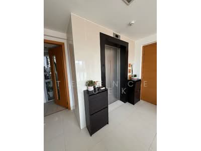 For Rent - Esta Ruby