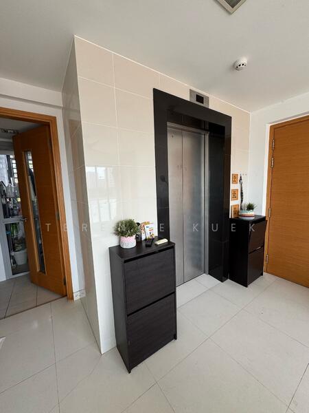 For Rent - Esta Ruby