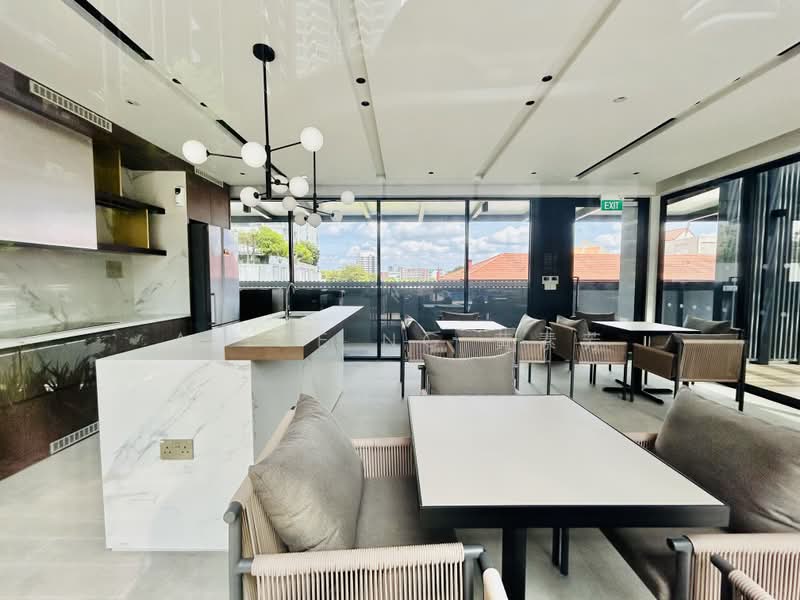 Pullman Residences, 18 Dunearn Road, 2 Bedrooms, 667 sqft, Condominium For Rent, by Alice Ng 黄素芳, 25526903 - PropertyGuru.com.sg
