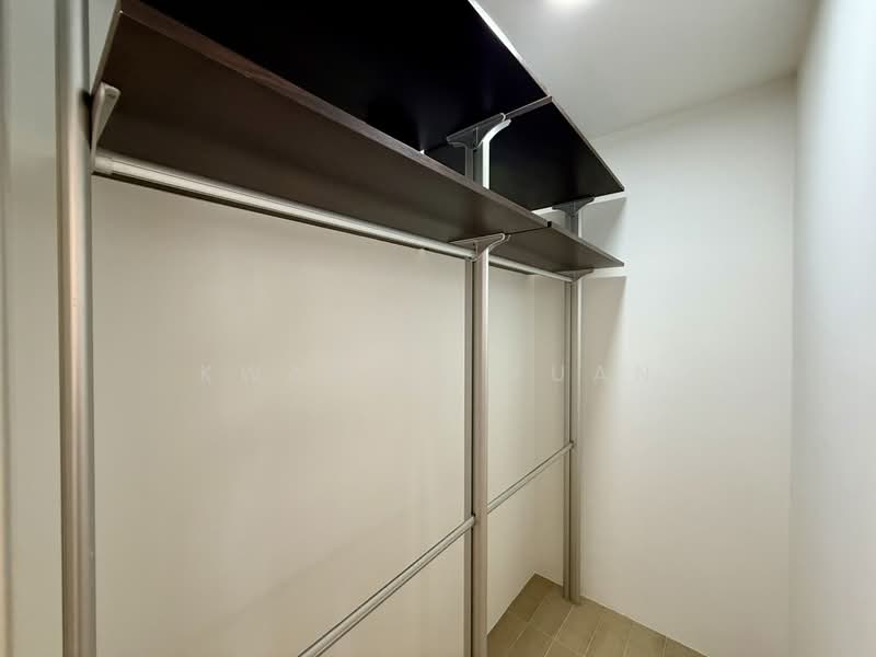 Stevens Suites, 2 Stevens Close, 1 Bedroom, 721 sqft, Condominium For Sale, by Kwan Le Yuan, 25527240 - Bomb Shelter/Walk-in Wardrobe - PropertyGuru.com.sg