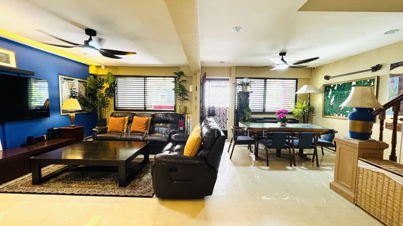 471 Pasir Ris Drive 6, 471 Pasir Ris Drive 6, Pasir Ris / Tampines, 4 Bedrooms, 1,582 sqft, HDB Flat For Sale, by Han Yijie, 25527542 - Living Room - PropertyGuru.com.sg