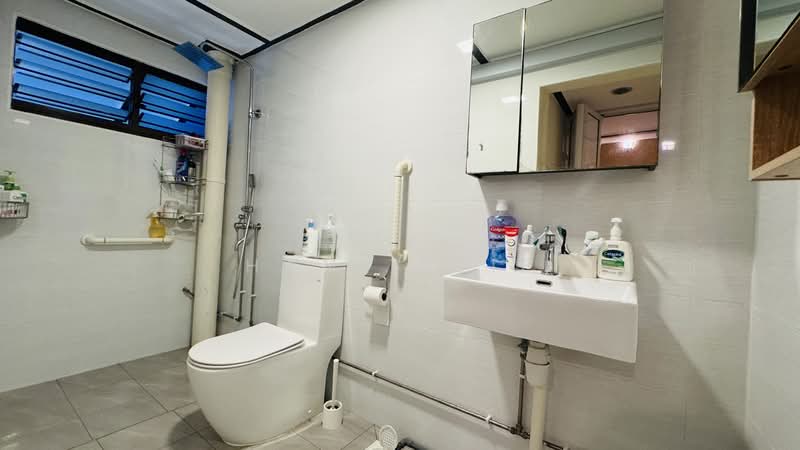 471 Pasir Ris Drive 6, 471 Pasir Ris Drive 6, Pasir Ris / Tampines, 4 Bedrooms, 1,582 sqft, HDB Flat For Sale, by Han Yijie, 25527542 - Bathroom - PropertyGuru.com.sg