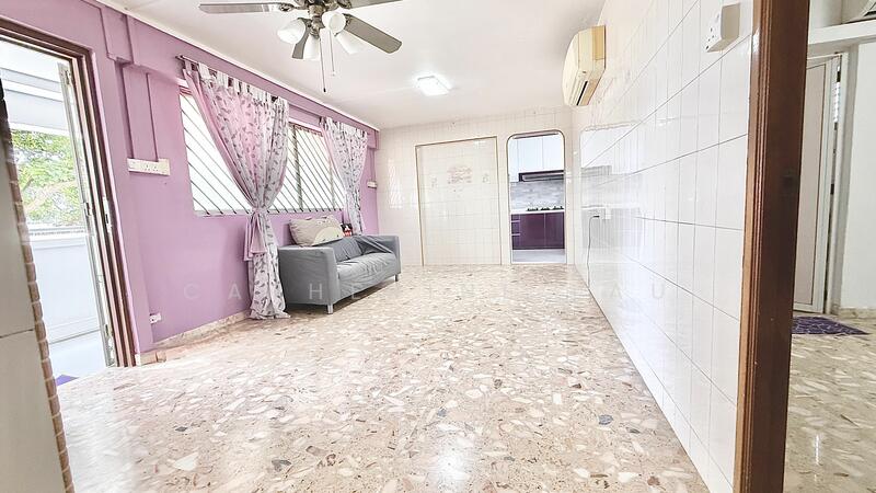 Spacious living room